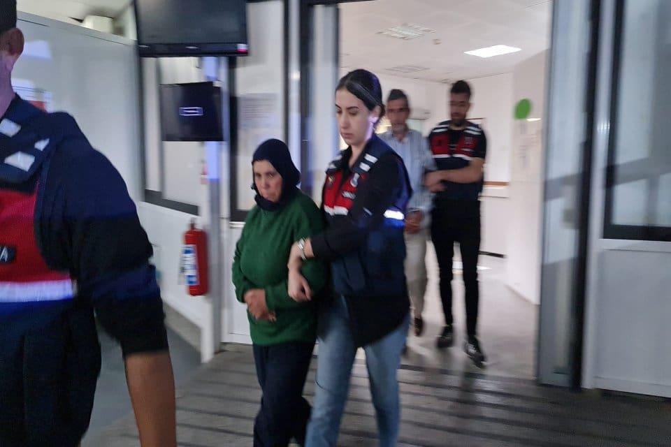 Gamze Sakallıoğlu'nu &ouml;l&uuml;m&uuml;ne ilişkin y&uuml;r&uuml;t&uuml;len soruşturmada, gen&ccedil; kızın annesi, babası,