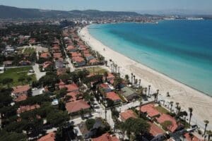 Tatil sezonu &ouml;ncesi villa ve yazlıklara talep artarken, emlak&ccedil;ılar ise