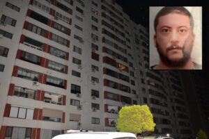 İzmir'in Bayraklı ilçesinde iddiaya göre dengesini kaybederek 7'nci kattan düşen