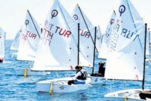 Yelken sporuna g&ouml;n&uuml;l veren sporcular Dikili&rsquo;de buluşacak. T&uuml;rkiye Yelken Federasyonu