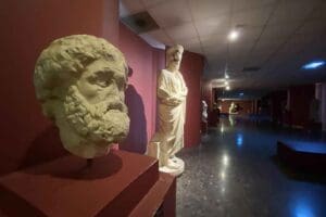 Yeni bir cazibe merkezi oluşturması beklenen Alsancak Tekel Fabrikası K&uuml;lt&uuml;r
