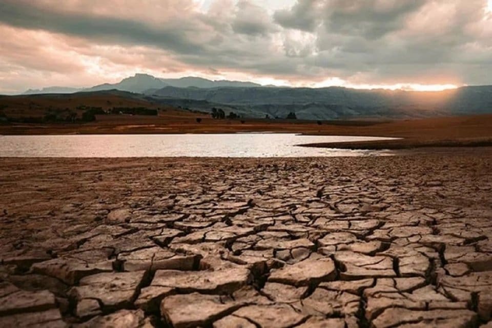 Meteoroloji Uzmanı Prof. Dr. Orhan Şen, sosyal medya hesabından su