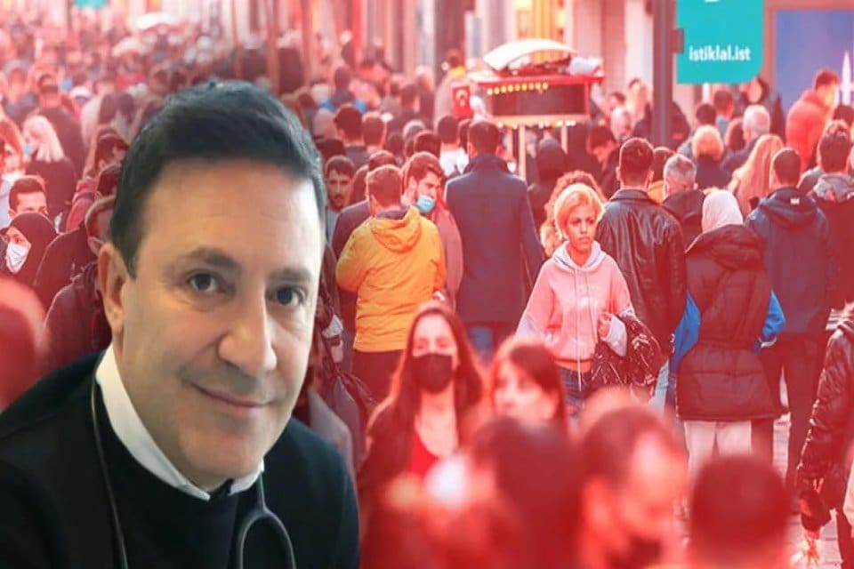 G&ouml;ğ&uuml;s Hastalıkları Uzmanı Prof. Dr. Şevket &Ouml;zkaya, Avrupa&rsquo;da g&ouml;r&uuml;len omicronun