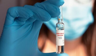 Yeni varyantlara karşı etkili Omicron aşısı için tarih verildi