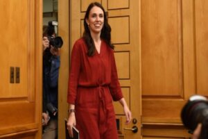 &Ccedil;ok sıkı corona vir&uuml;s&uuml; &ouml;nlemleri alan Yeni Zelanda'da başbakan Jacinda