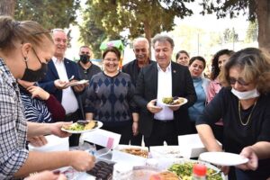 Bornova Belediye Başkanı Dr. Mustafa İduğ, yapılan yenileme çalışmalarıyla Altındağ