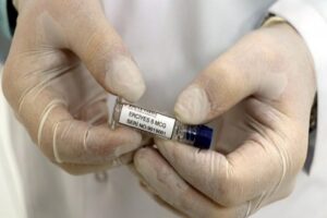 T&uuml;rkiye'de corona vir&uuml;se karşı ilk Erciyes &Uuml;niversitesi'nde geliştirilen yerli Covid-19