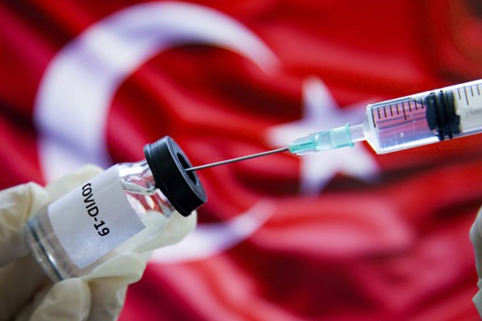 Kayseri&rsquo;de geliştirilen yerli aşı adayının Sağlık Bakanlığı&rsquo;na teslim edilen faz-2