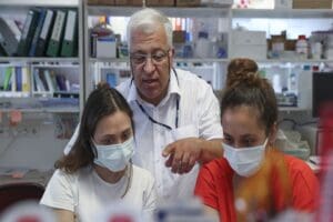 T&uuml;rkiye'nin vir&uuml;s benzeri par&ccedil;acık (VLP) temelli ilk yerli Kovid aşısının