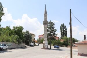 Bursa’nın İnegöl ilçesinde 1868 yılında yapılan cami, yıllar içinde bakımsız