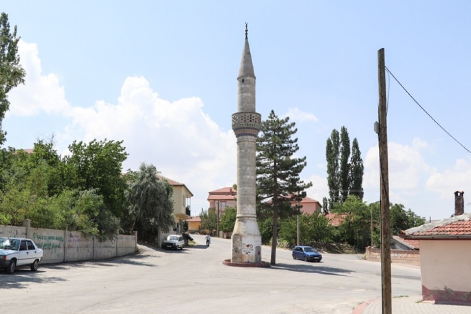 Bursa’nın İnegöl ilçesinde 1868 yılında yapılan cami, yıllar içinde bakımsız
