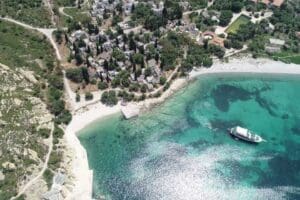 İzmir&rsquo;&icirc;n turistik İl&ccedil;esi Fo&ccedil;a&rsquo;da bulunan ve &ldquo;Fransız Tatil K&ouml;y&uuml;&rdquo; olarak