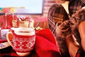 Yılbaşını aile i&ccedil;inde kutlamak isteyenlerce 'pijama, terlik, televizyon' diye adlandırılan,