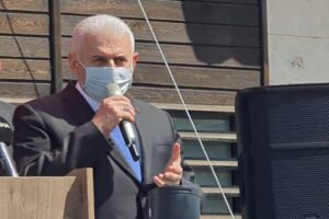 Genel Başkan Vekili g&ouml;revine geldikten sonra ilk ziyaretini İzmir'e yapan