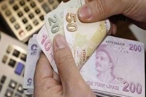 Ekonomim yazarı Servet Yıldırım, y&uuml;ksek enflasyon nedeniyle vadeli mevduatlardaki paraların