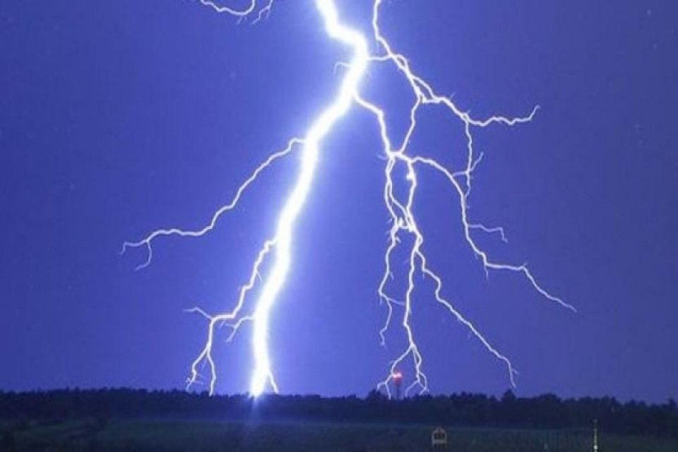 Bangladeş'te iki g&uuml;n i&ccedil;erisinde yıldırım isabet eden toplam 11 kişi