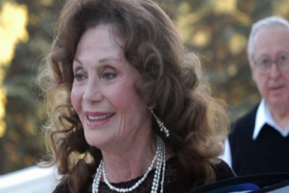 T&uuml;rkiye tiyatro tarihinin &ouml;nemli isimlerinden Yıldız Kenter&rsquo;in hayatı belgesel oluyor.