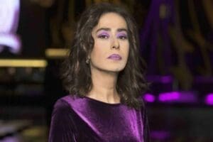 &Uuml;nl&uuml; şarkıcı Yıldız Tilbe, Twitter'dan yaptığı a&ccedil;ıklamalarda herkesi şaşırttı. Yer