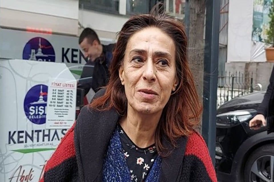 Yıldız Tilbe'nin sokak k&ouml;pekleri hakkında sosyal medyadan yaptığı yorum nedeniyle