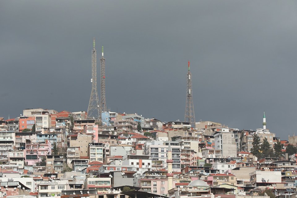 Bayraklı Belediyesi Yapı Kontrol M&uuml;d&uuml;rl&uuml;ğ&uuml;, vatandaşlardan gelen talepler doğrultusunda Cengizhan