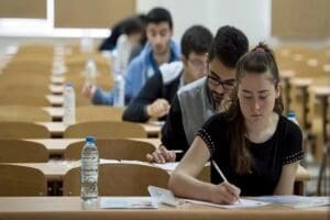 &Uuml;niversite adaylarının 17-18 Haziran'da yapılacak YKS sınavında 12'nci sınıf ikinci