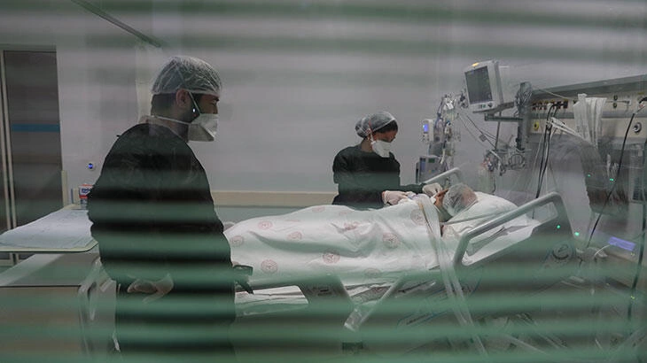 İstanbul'da koronavir&uuml;s vakaları hızla artarken yoğun bakımlarda son durum DHA