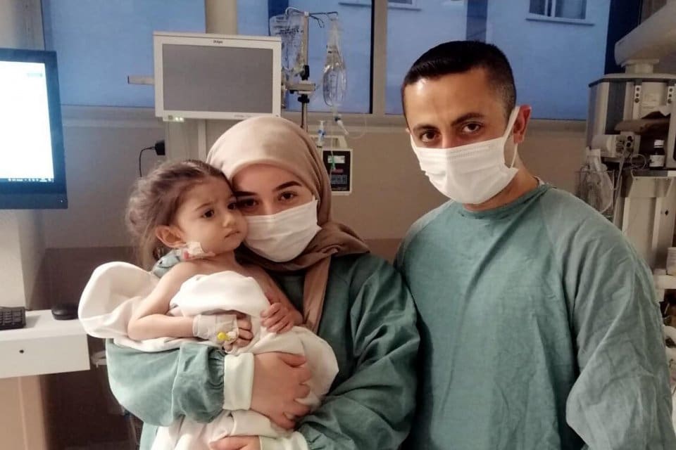 İZMİR'de 4 aylıkken ge&ccedil;irdiği zat&uuml;rrenin ardından miyokardit (kalp kası iltihabı)