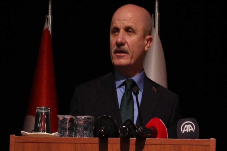 Y&Ouml;K Başkanı Prof. Dr. Erol &Ouml;zvar, 'uzaktan eğitim' kararına ilişkin