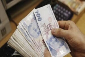 Y&uuml;ksek &Ouml;ğretim Kurulu, lisans ve lisans&uuml;st&uuml; &ouml;ğrencilerine verilen burs miktarlarının
