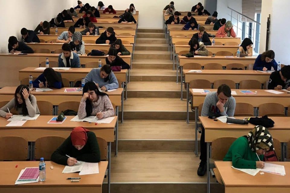 Y&uuml;ksek&ouml;ğretim Kurulu (Y&Ouml;K), 2022-2023 &ouml;ğretim yılına ilişkin y&uuml;ksek&ouml;ğretim istatistiklerini a&ccedil;ıkladı.
