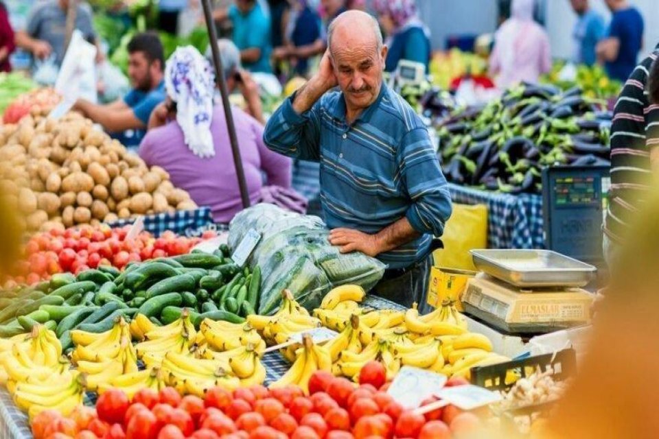 KAMU-AR'ın verilerine göre, 2022 Mart'ta açlık sınırı 5 bin 738