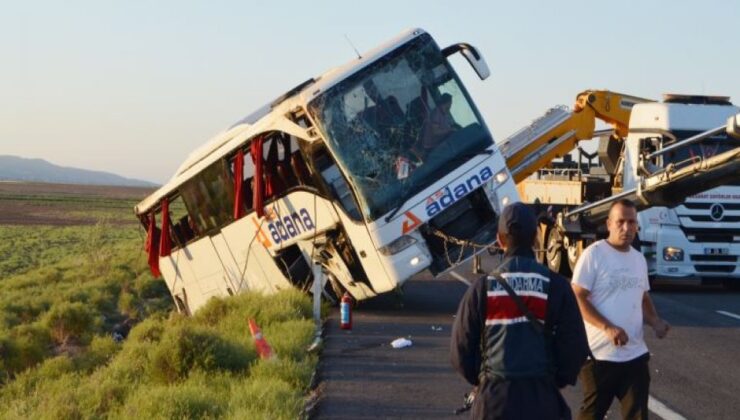 Yolcu otobüsü devrildi: 22 yaralı