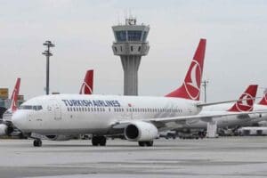 İstanbul-Medine seferini yapan T&uuml;rk Hava Yolları'na (THY) ait yolcu u&ccedil;ağı,