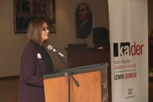 Efes Sel&ccedil;uk Belediyesi Prof. Dr. Ahmet Taner Kışlalı Toplantı Salonu&rsquo;nda