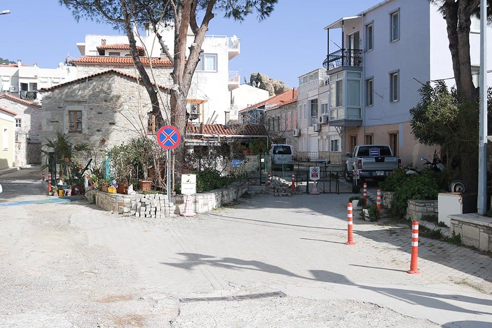 İzmir'in turistik il&ccedil;esi Fo&ccedil;a'da, 3 yıl &ouml;nce tesad&uuml;fen dedesine ait