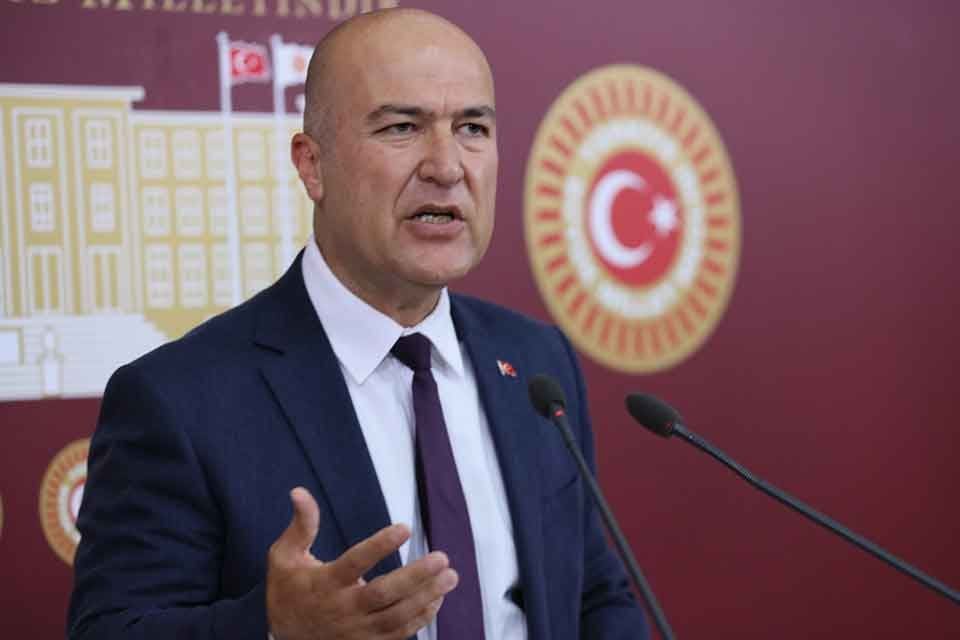 Polis y&ouml;netmeliğiyle ilgili yapılan değişiklik sonrası eleştirilerini dile getiren, sosyal