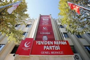 Milli Görüş  Hareketi'nin lideri merhum Necmettin Erbakan'ın oğlu Fatih Erbakan'ın