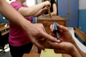 Y&uuml;ksek Se&ccedil;im Kurulu (YSK), İYİ Parti&rsquo;nin se&ccedil;imde "parmak boyası uygulansın"
