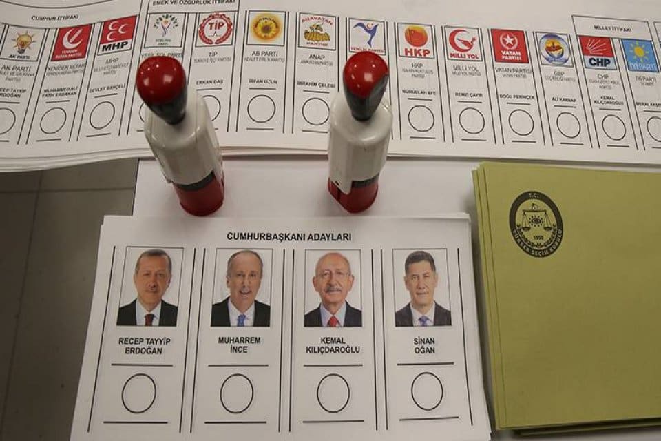 Cumhurbaşkanı adayları i&ccedil;in hazırlanan oy pusulasında, Recep Tayyip Erdoğan 1'inci