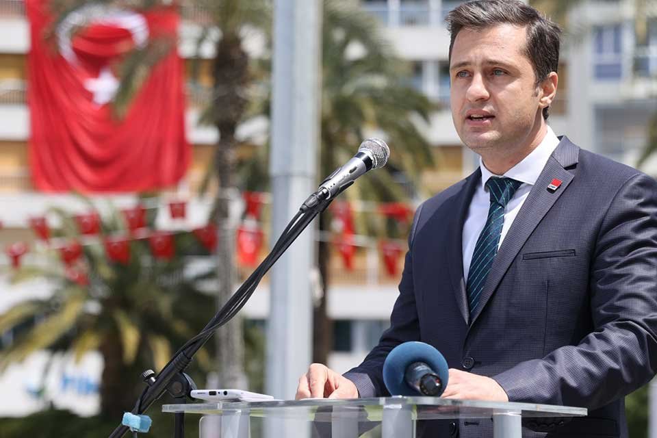 Cumhuriyet Halk Partisi İzmir İl Başkanı Deniz Y&uuml;cel, Devrim Şehidi