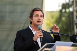 Cumhuriyet Halk Partisi İzmir İl Başkanı Deniz Yücel, Buca Belediyesi