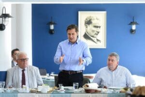 Cumhuriyet Halk Partisi İzmir İl Başkanlığı, aralıksız s&uuml;rd&uuml;rd&uuml;ğ&uuml; saha &ccedil;alışmalarında