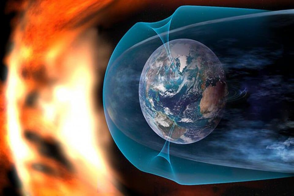 Jeomanyetik bir g&uuml;neş fırtınasının bug&uuml;n D&uuml;nya atmosferine &ccedil;arpmasının beklendiği a&ccedil;ıklandı.