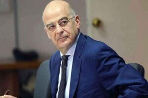 Yunanistan Dışişleri Bakanı Nikos Dendias, T&uuml;rkiye'yi Doğu Akdeniz'de "baş belası"