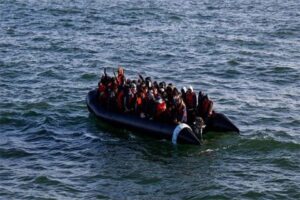 Yunan sahil güvenliği, Türkiye’den yaklaşık 600 düzensiz göçmenin pazartesi günü