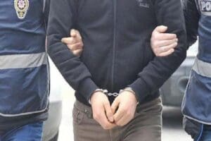 Edirne'de, yasa dışı yollardan&nbsp;Yunanistan'a ge&ccedil;meye &ccedil;alışan&nbsp;ter&ouml;r&nbsp;&ouml;rg&uuml;tleri&nbsp;FET&Ouml;/PDY, PKK, MKP/HKO ş&uuml;phelisi 10