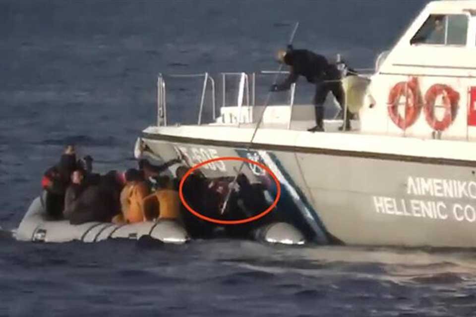 Yunanistan, Ege Denizi'nde aralarında kadın ve &ccedil;ocukların da bulunduğu d&uuml;zensiz