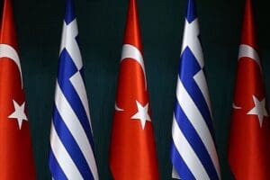 Son d&ouml;nemde ilişkilerin bir iyi bir k&ouml;t&uuml; olduğu Ankara-Atina hattında