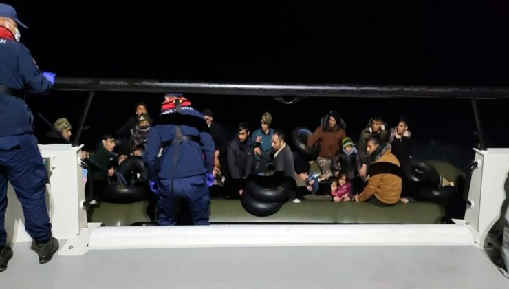 Yunanistan’ın geri ittiği 56 kaçak göçmen kurtarıldı