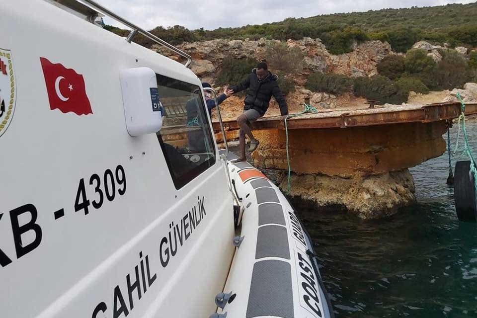 İZMİR'de, Yunan unsurları tarafından denize atılan ve 3 g&uuml;nd&uuml;r kayıp